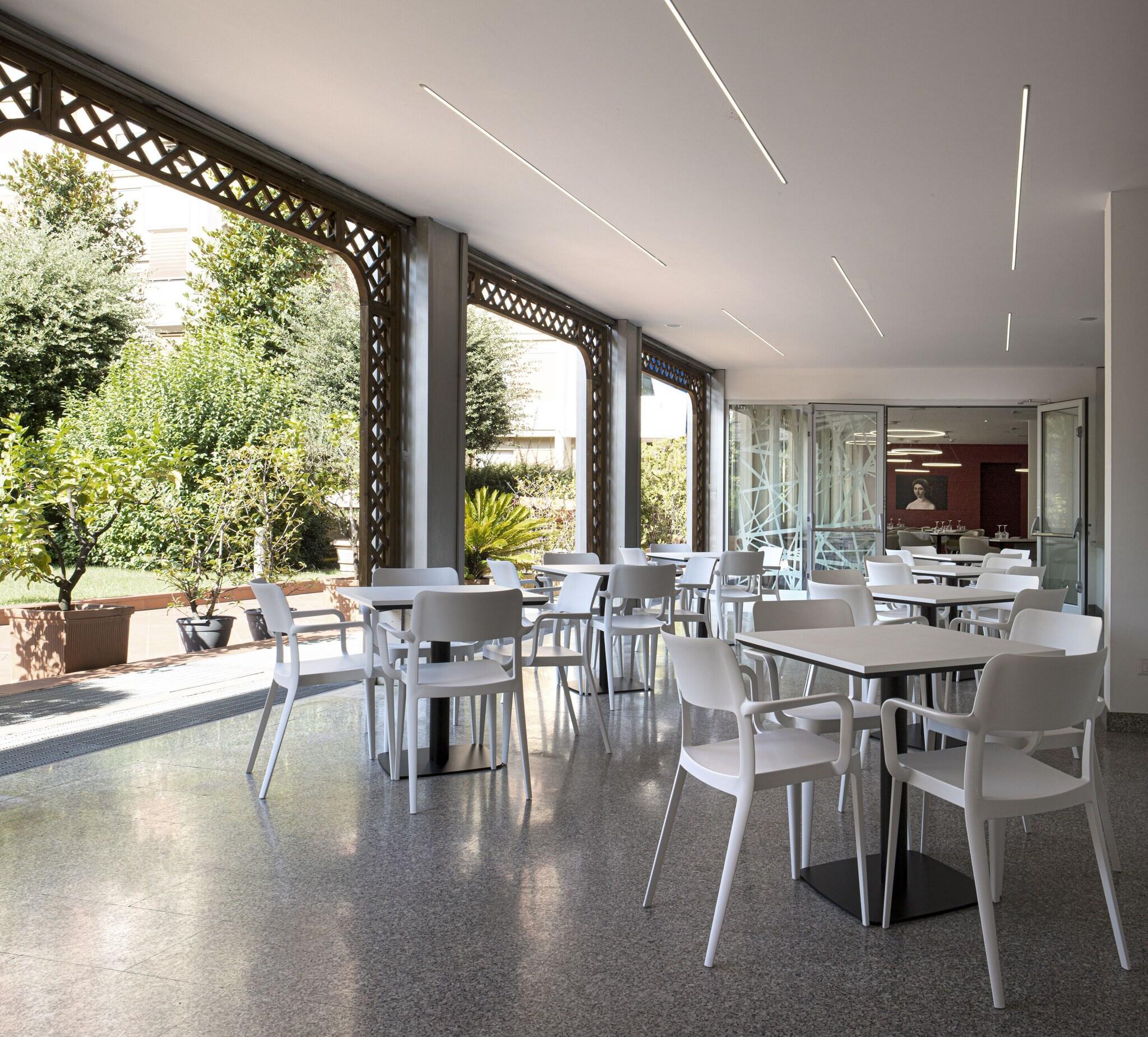 Varios Hotel Raffaello