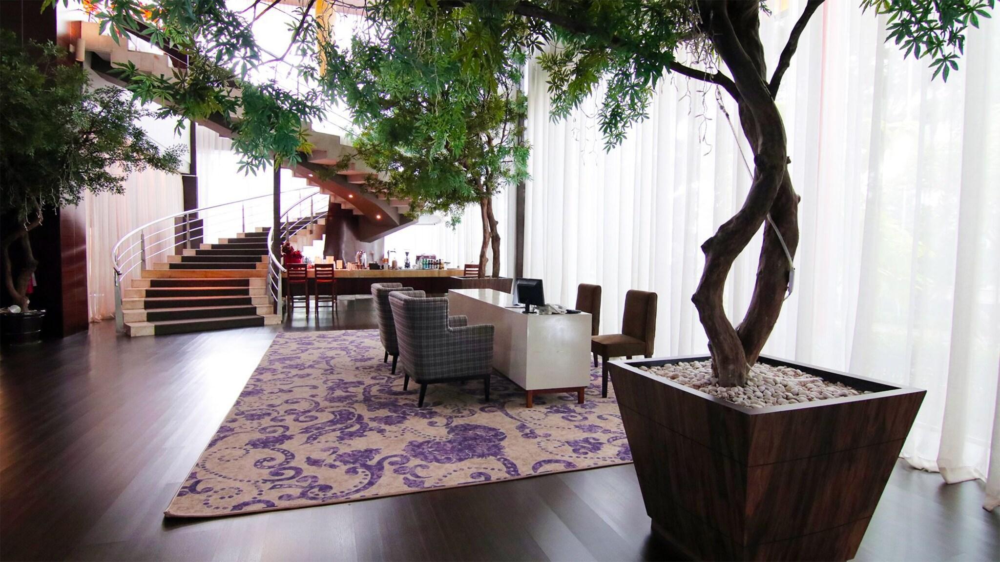 Vista Lobby The Arista Hotel