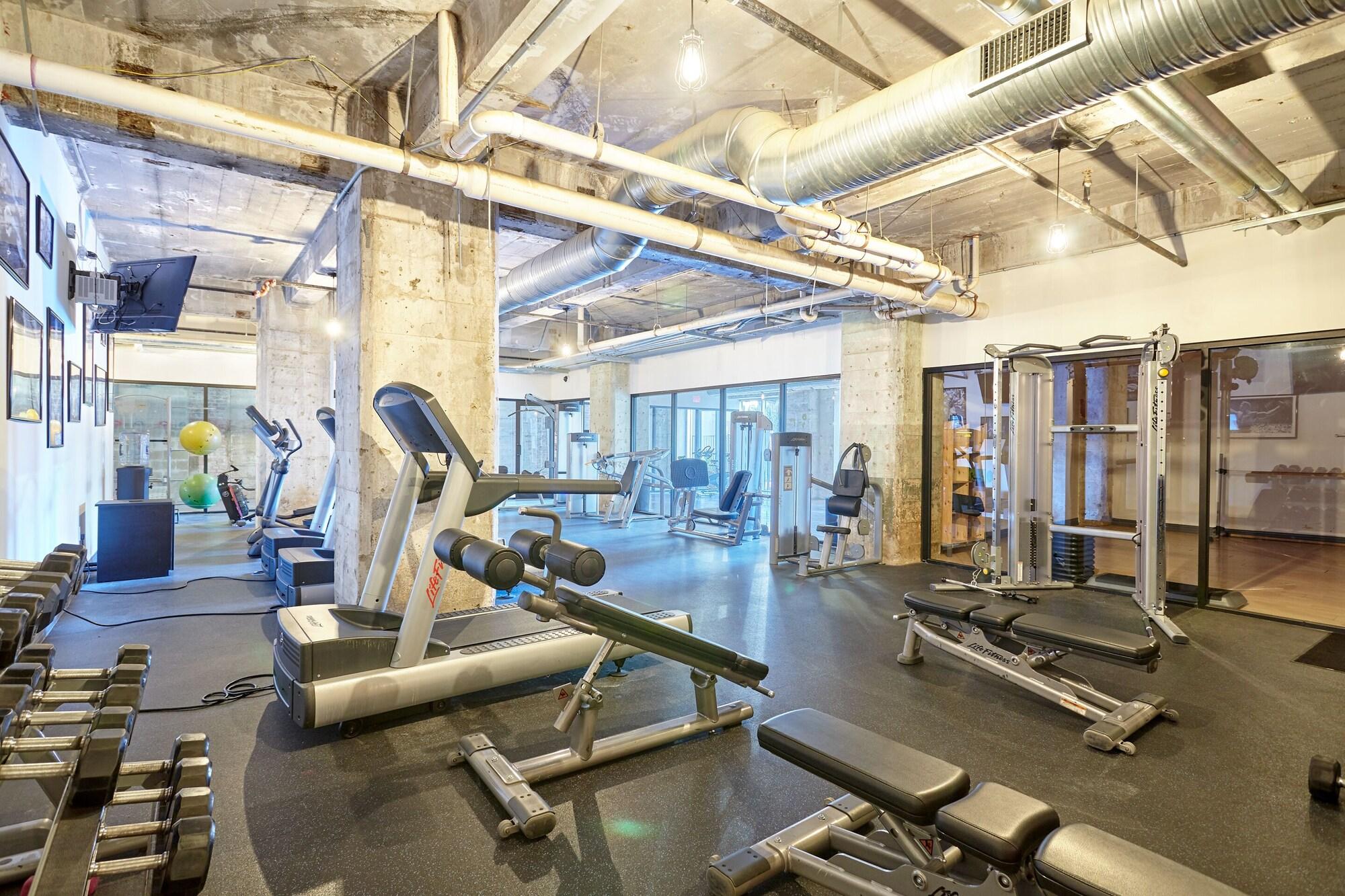 Gimnasio Sonder - Butler Brothers