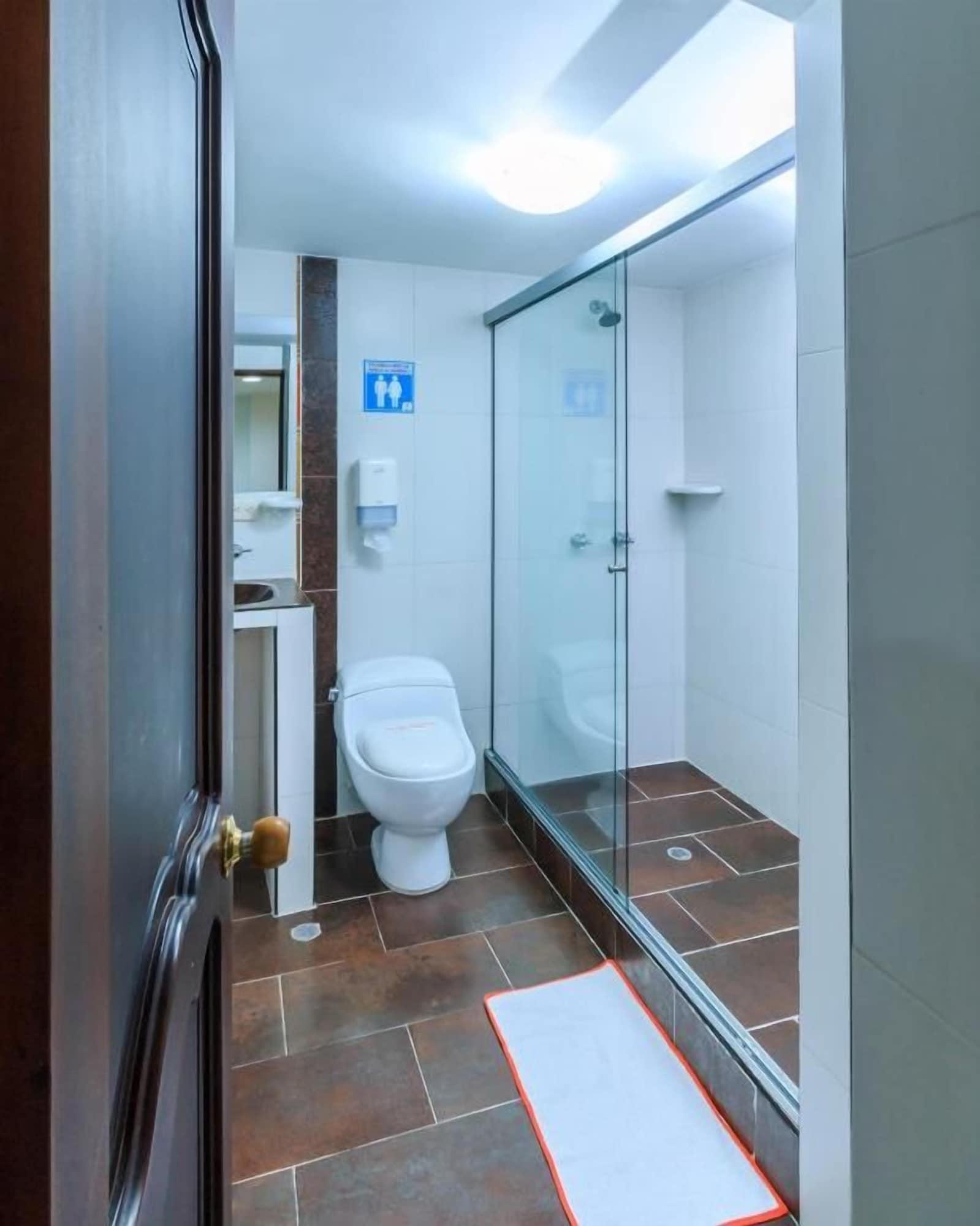 Equipamiento de Habitación HOTEL JUAN SEBASTIAN