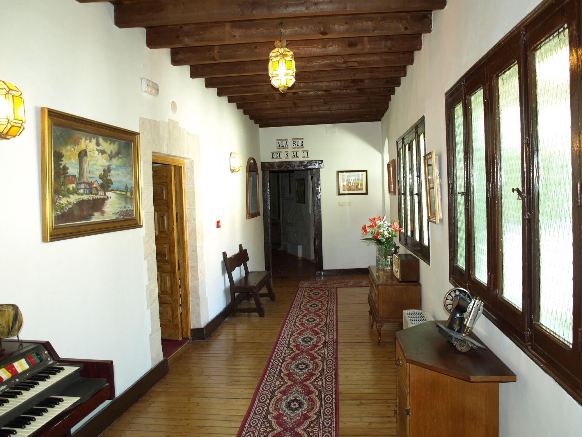 Varios Gran Posada La Mesnada