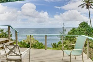 Alquiler Vacacional - Hilo Home w/ Private Deck + Stunning Ocean Views!