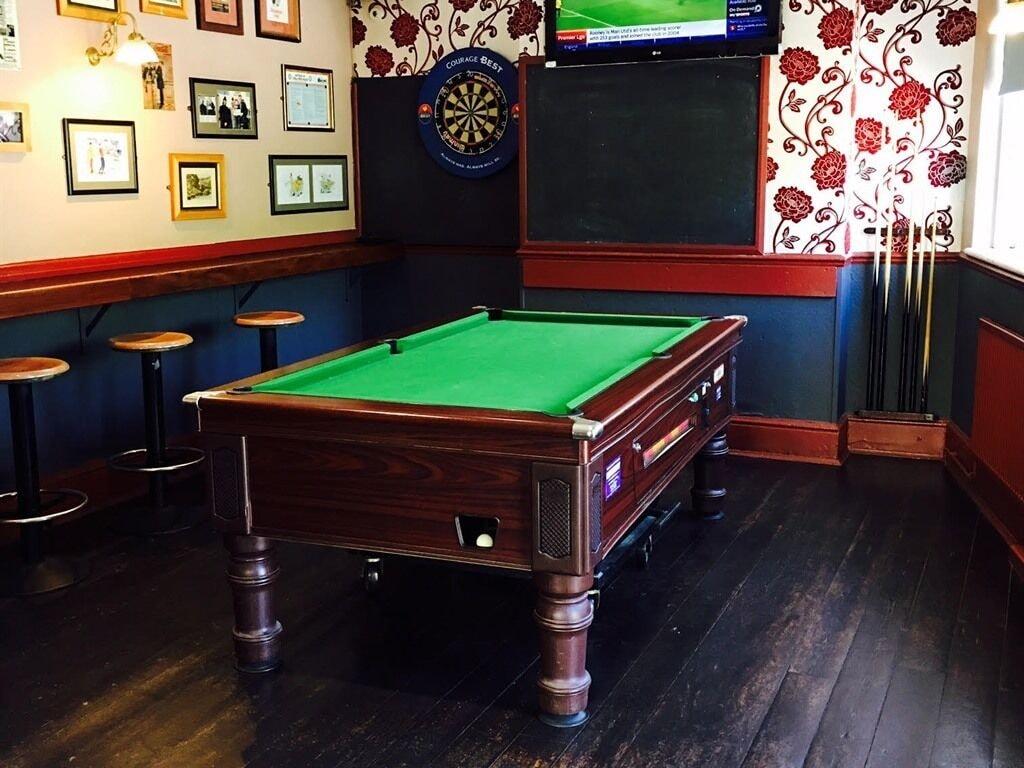 Bar/Salón The Bridge Inn