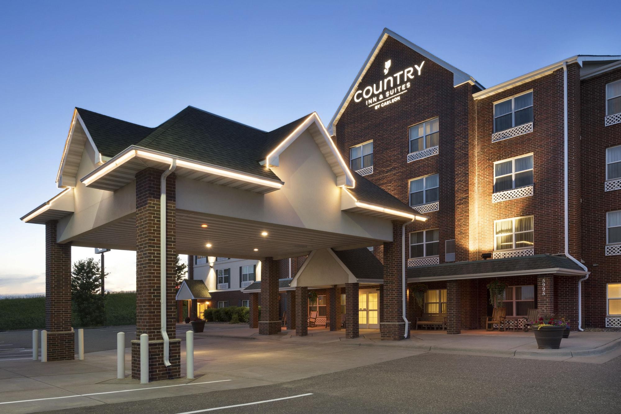 Vista Exterior Country Inn & Suites by Radisson, Shoreview-Mounds View, MN