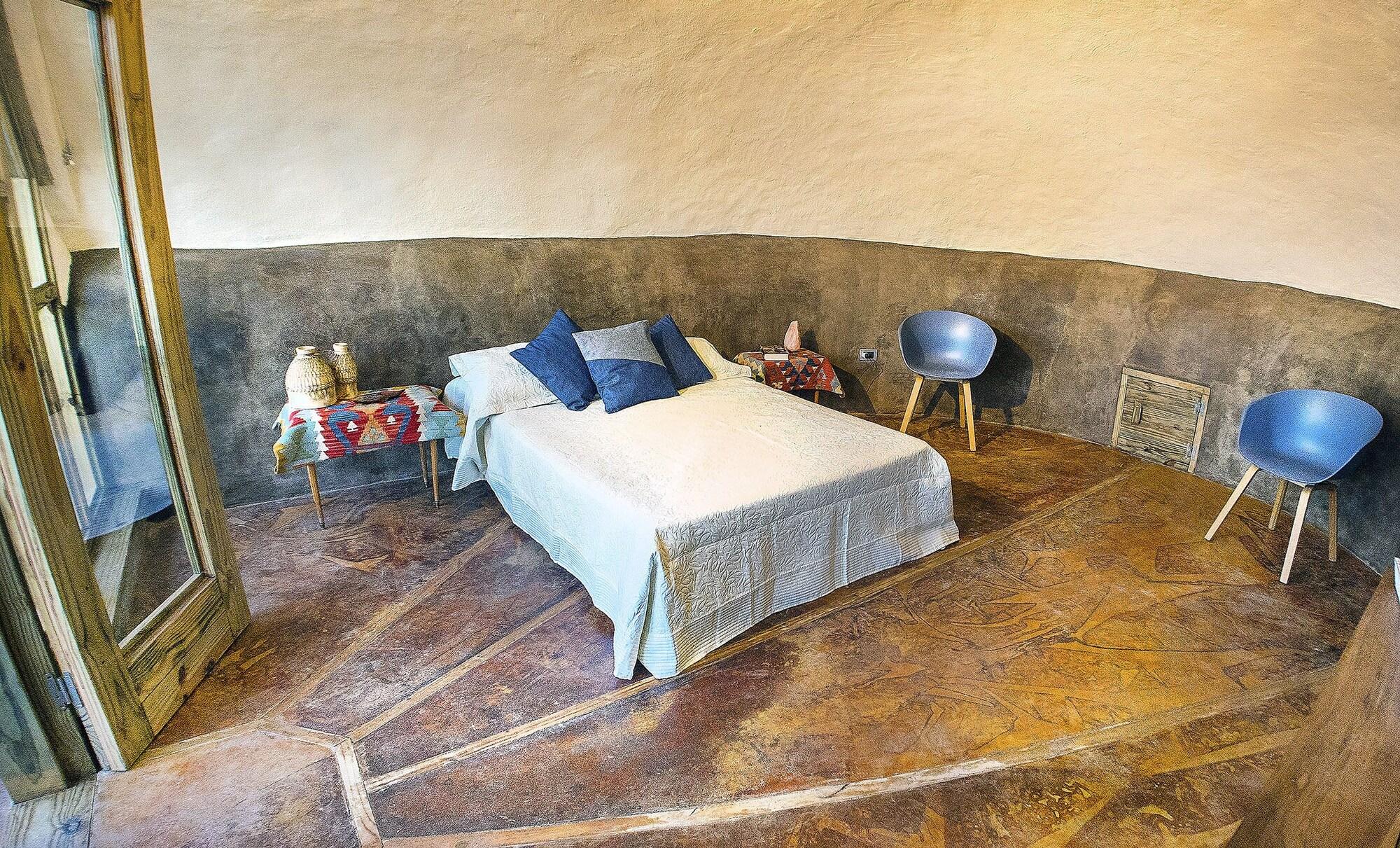 Set de Habitación Caliu Earthship Ecolodge
