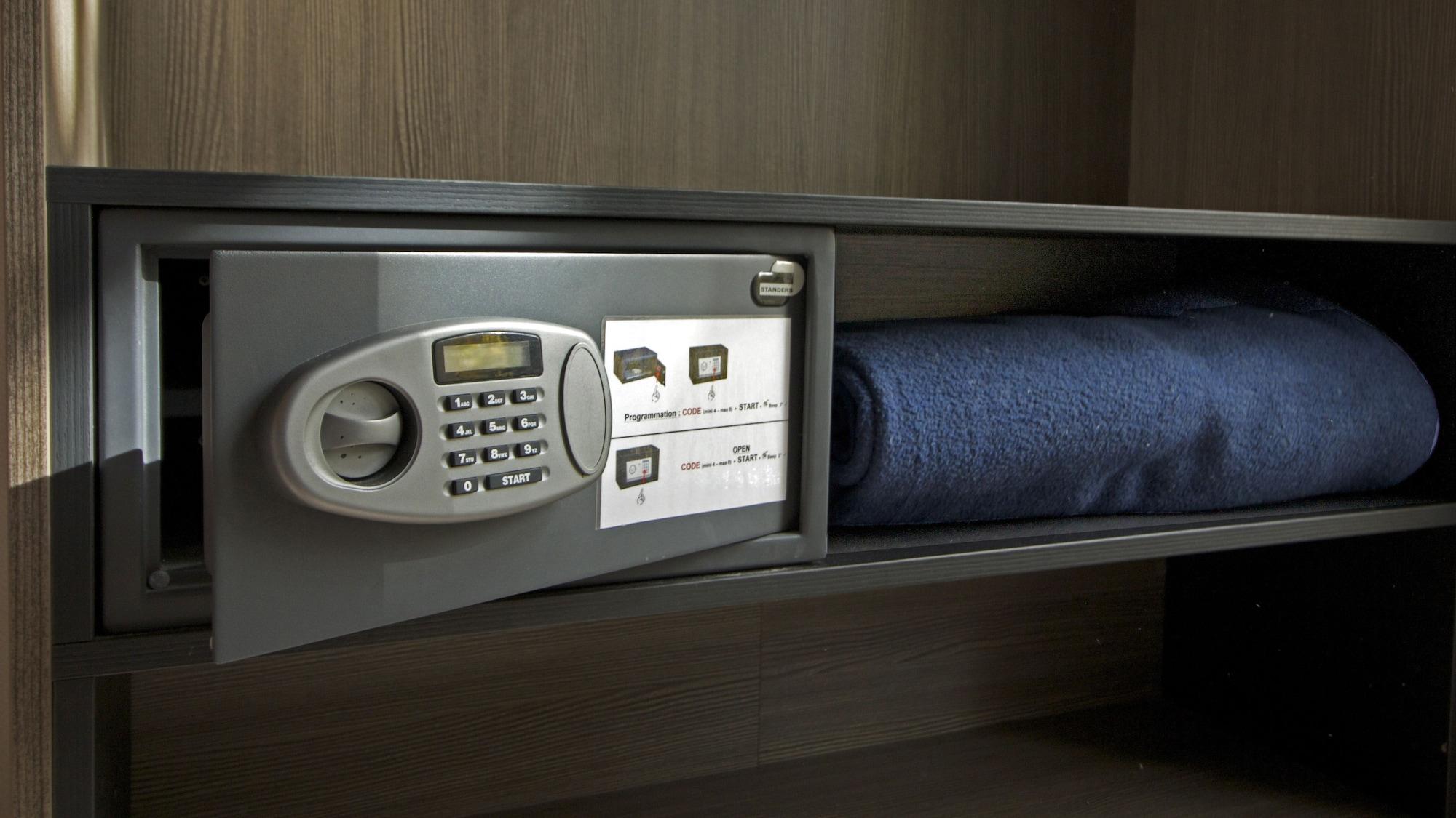 Set de Habitación Le Strasbourg Hotel