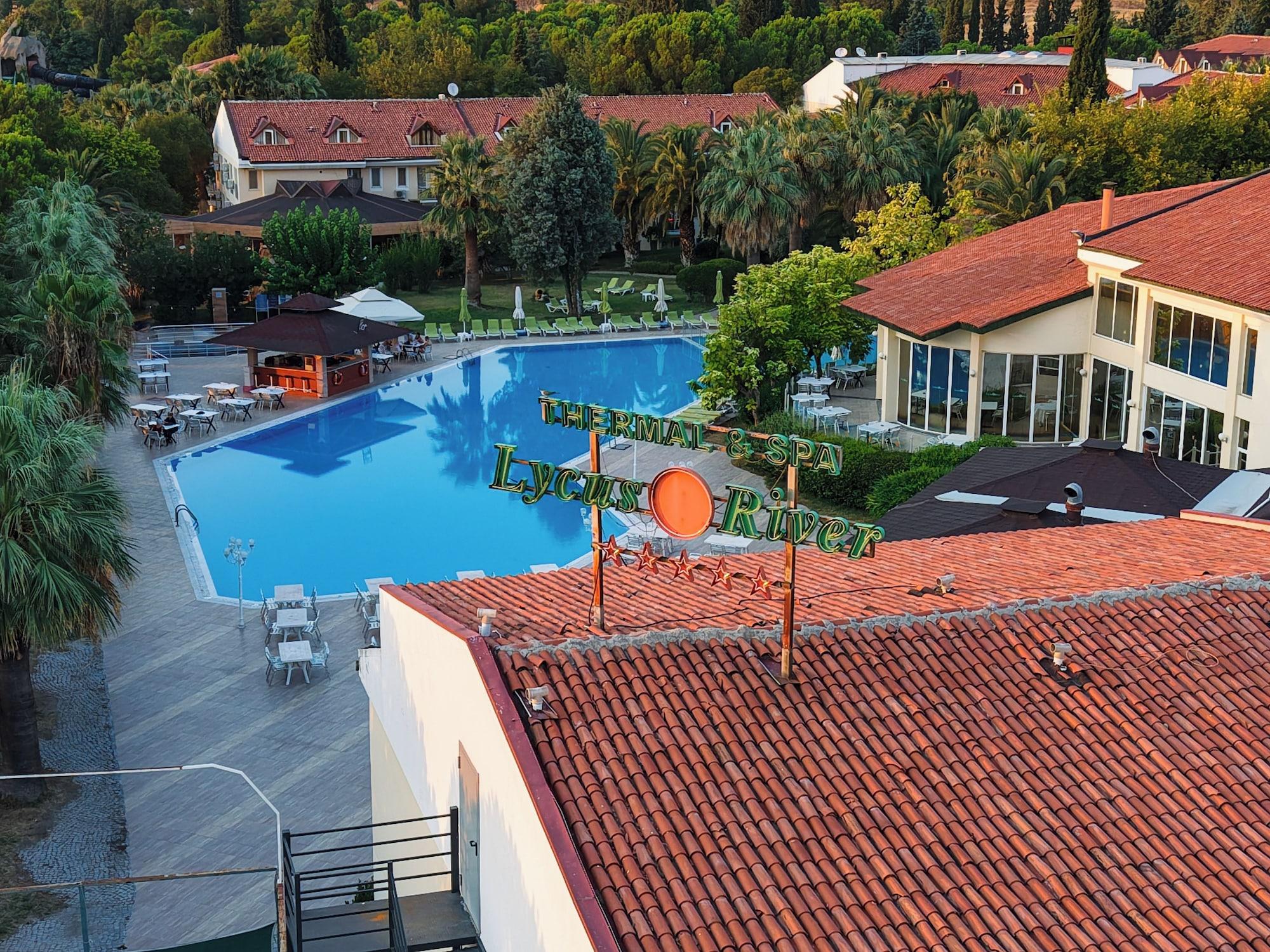 Vista Exterior Lycus River Thermal Hotel