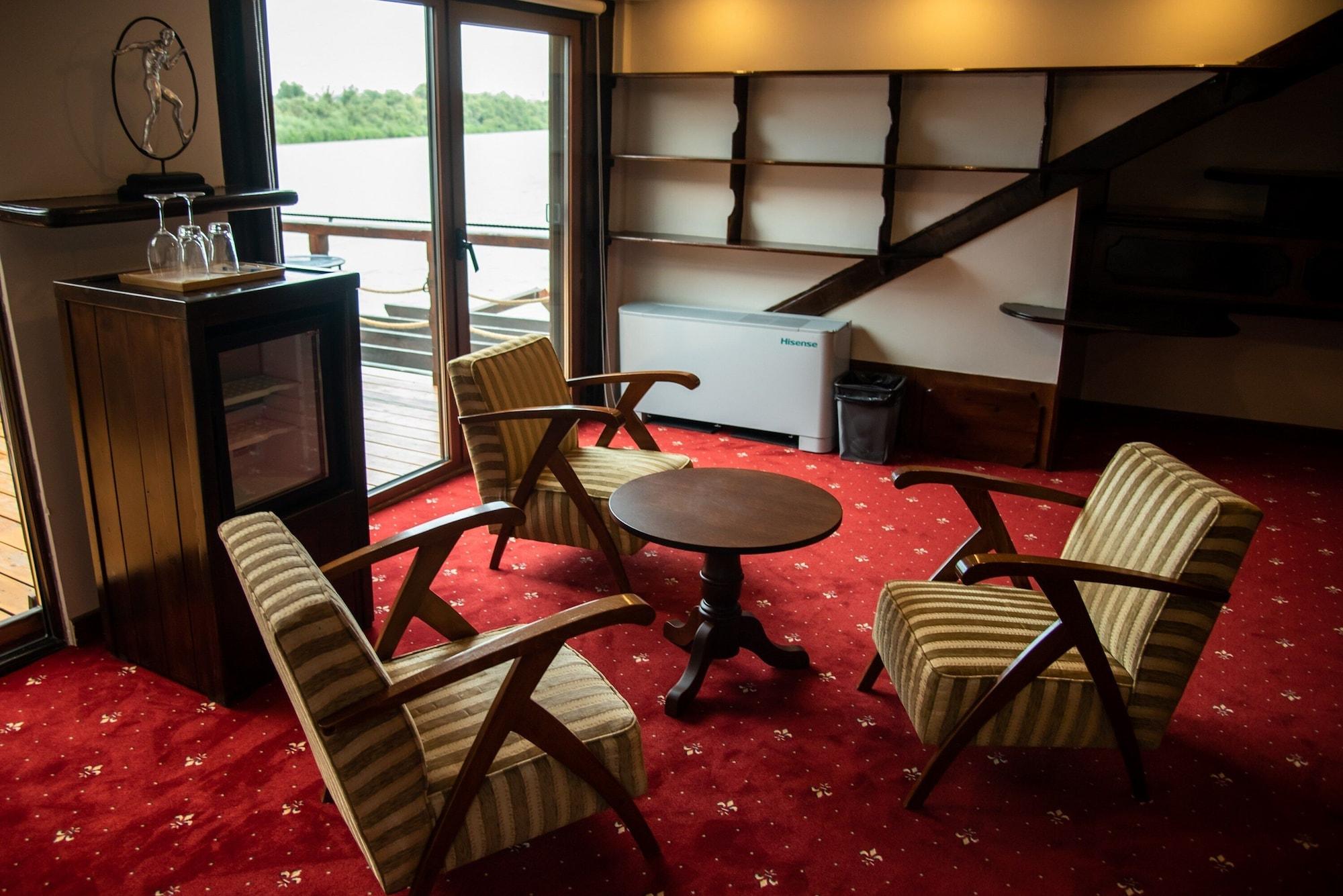 Bar/Salón Bahus Inn