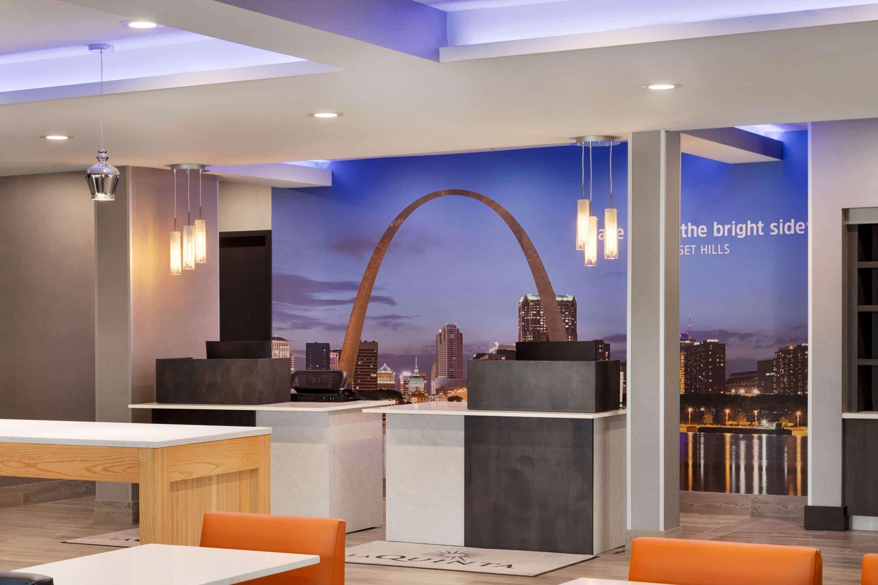 Vista Lobby La Quinta Inn & Suites by Wyndham St Louis Route 66