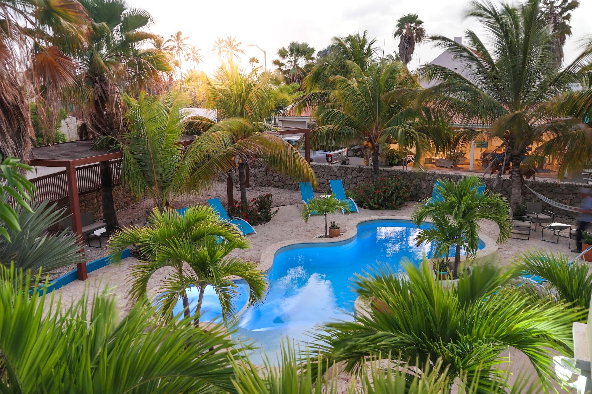Vista Exterior Aqua Viva Suites