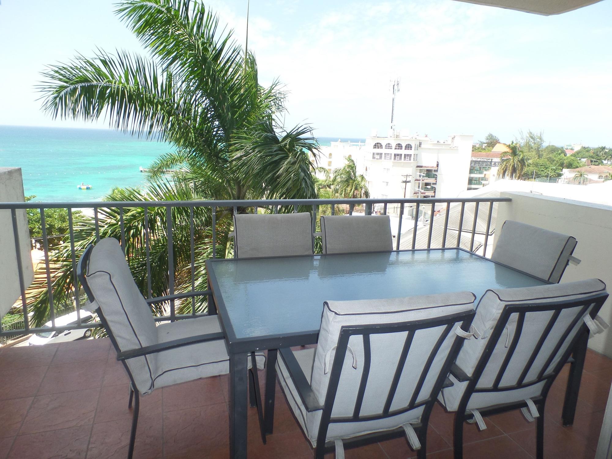 Playa Sky Lounge Beach Studio At Monego Bay Club Resort