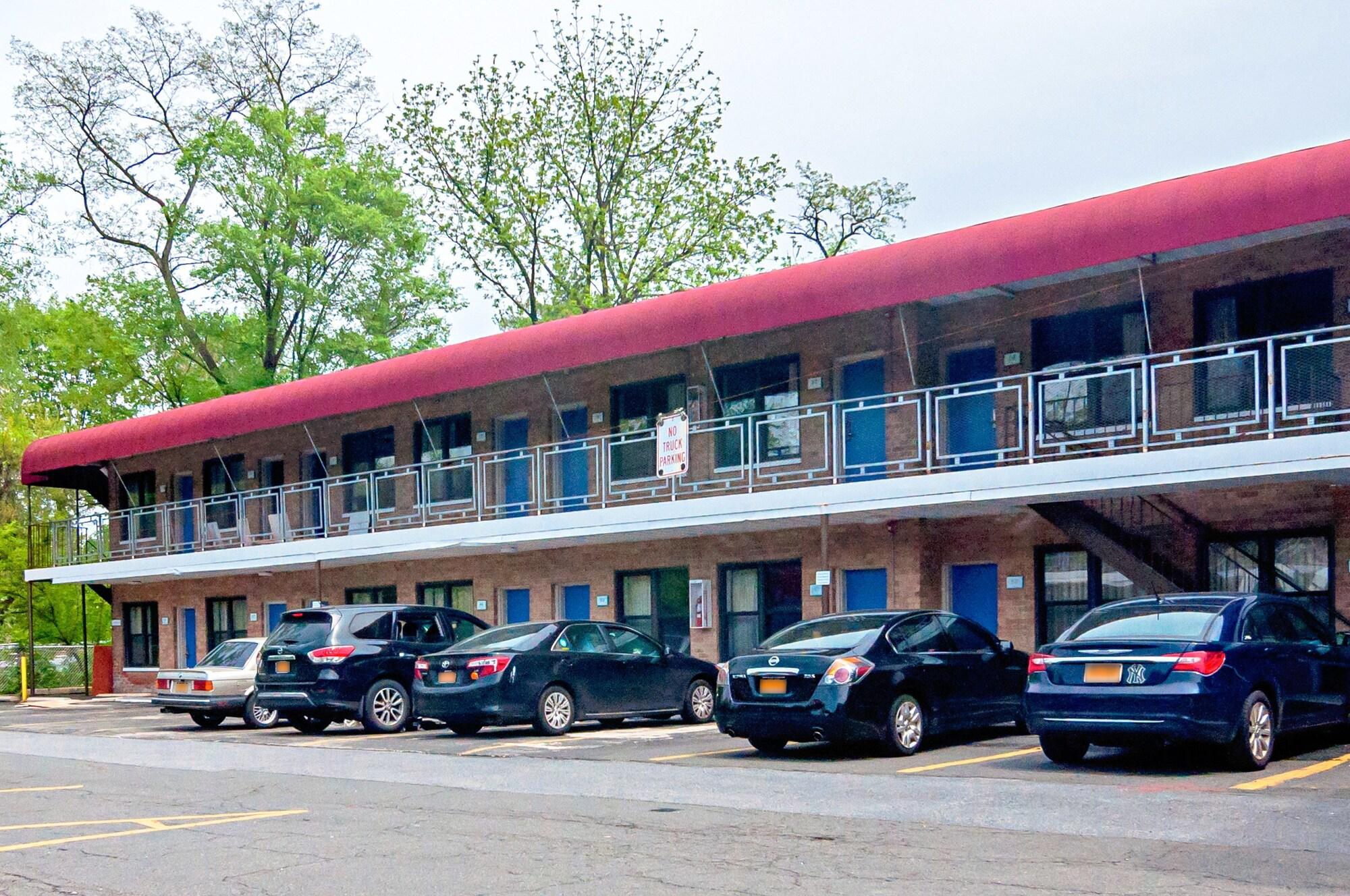 Vista Exterior Motel 6 Elmsford, NY - White Plains