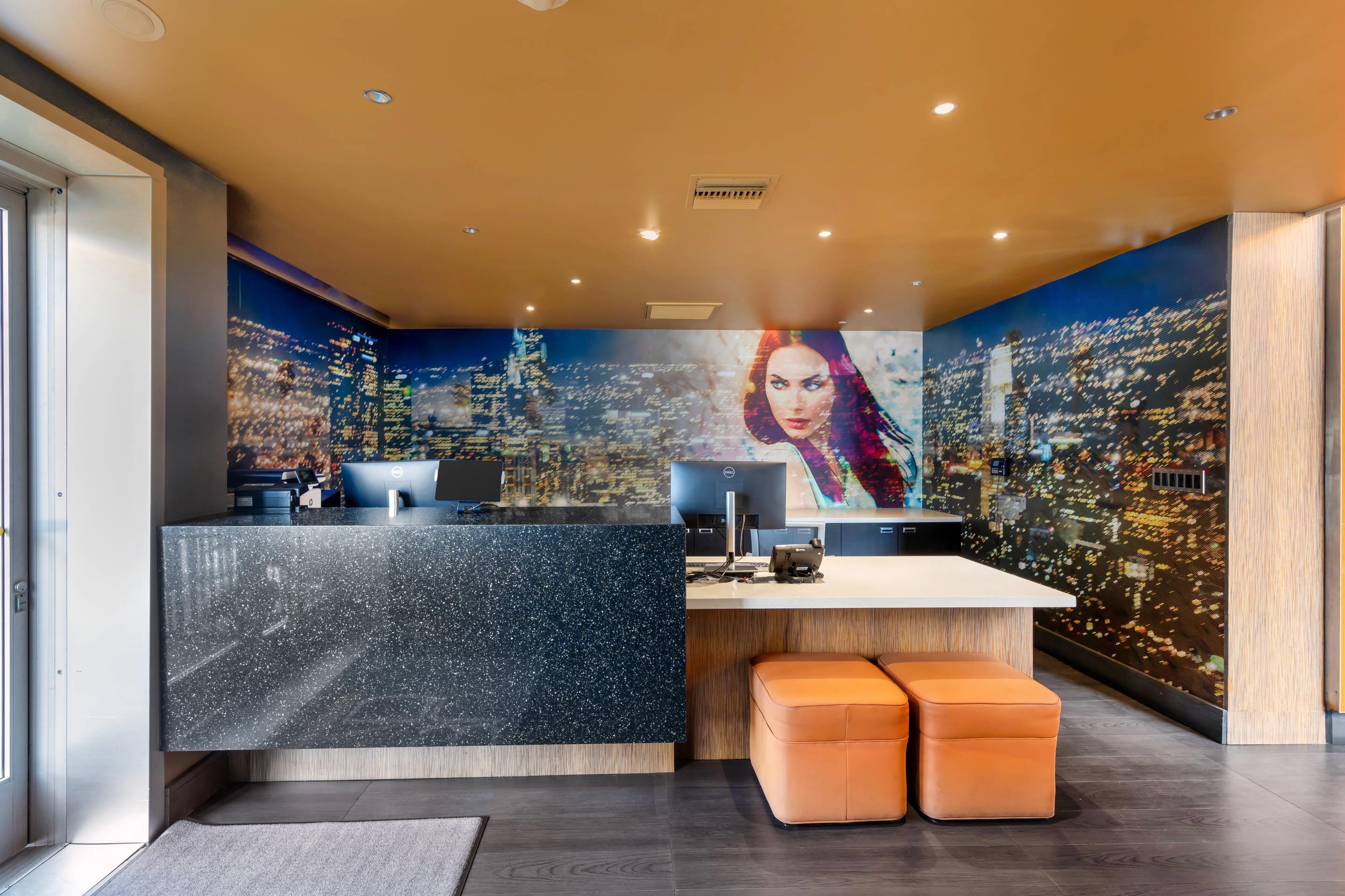 Vista Lobby BLVD Hotel and Studios Universal-Hollywood, an Ascend Collection Hotel