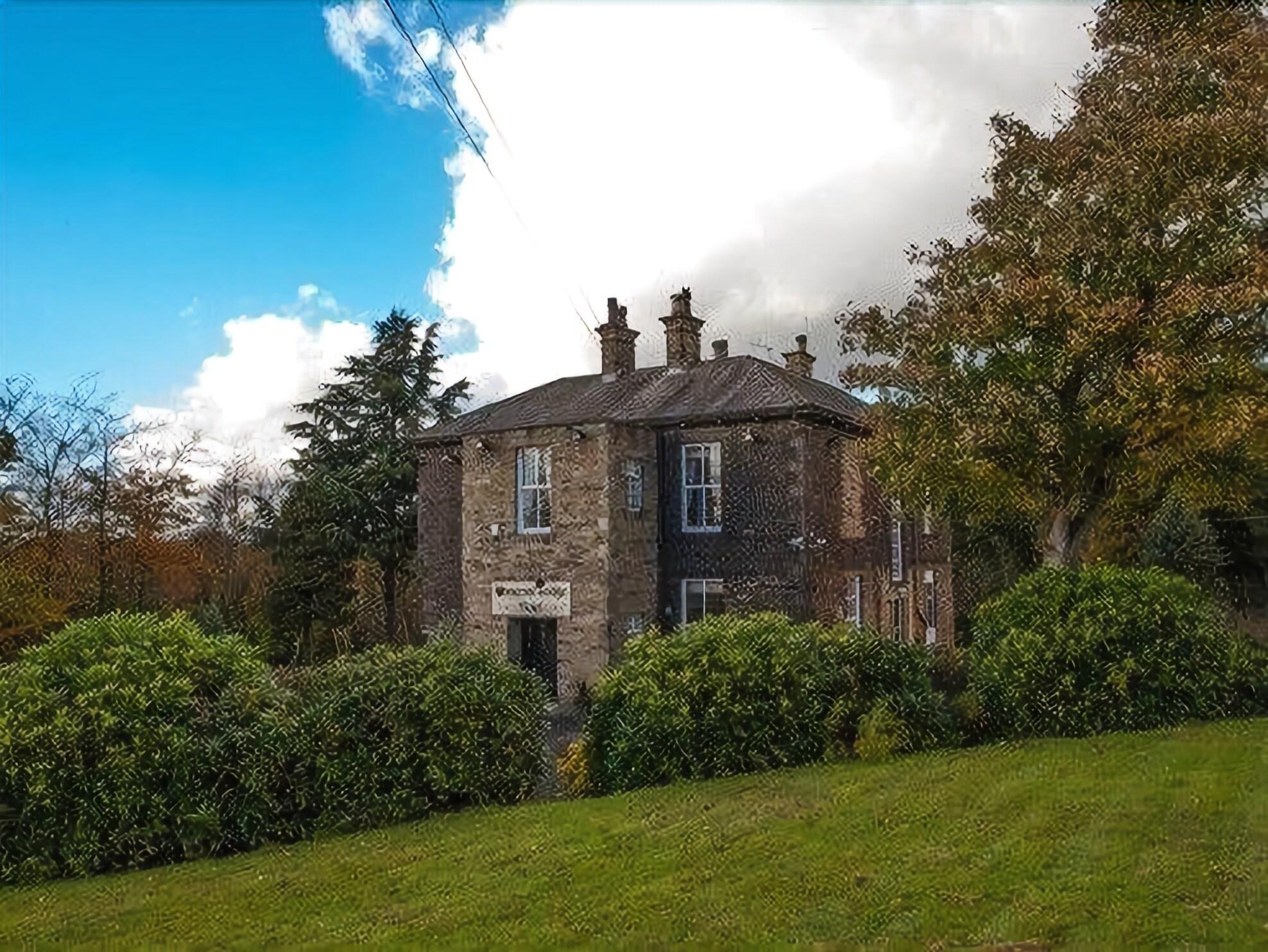 Vista Exterior Gomersal Lodge