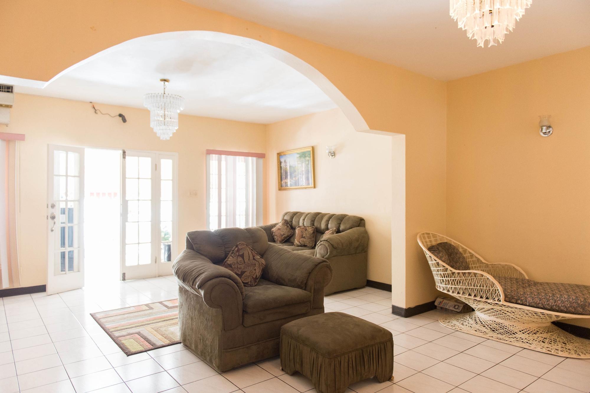 Vista Lobby Gibb's Chateau