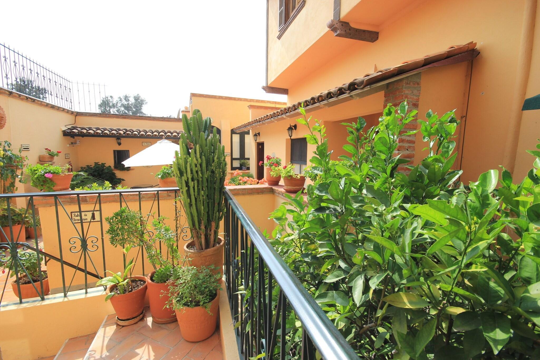 Varios Villa Mirasol Hotel