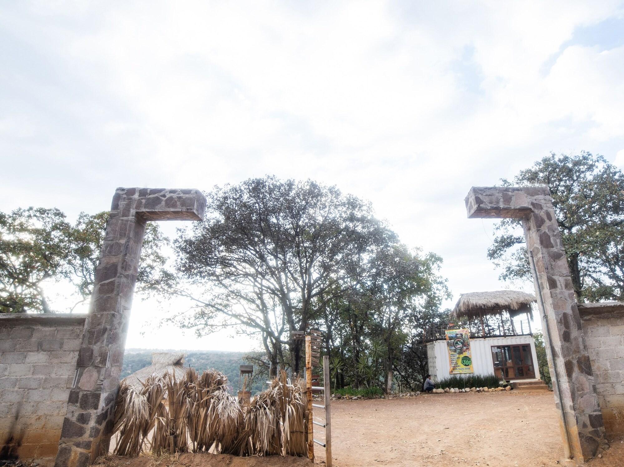 Vista Exterior Hotel Villa Xtreme