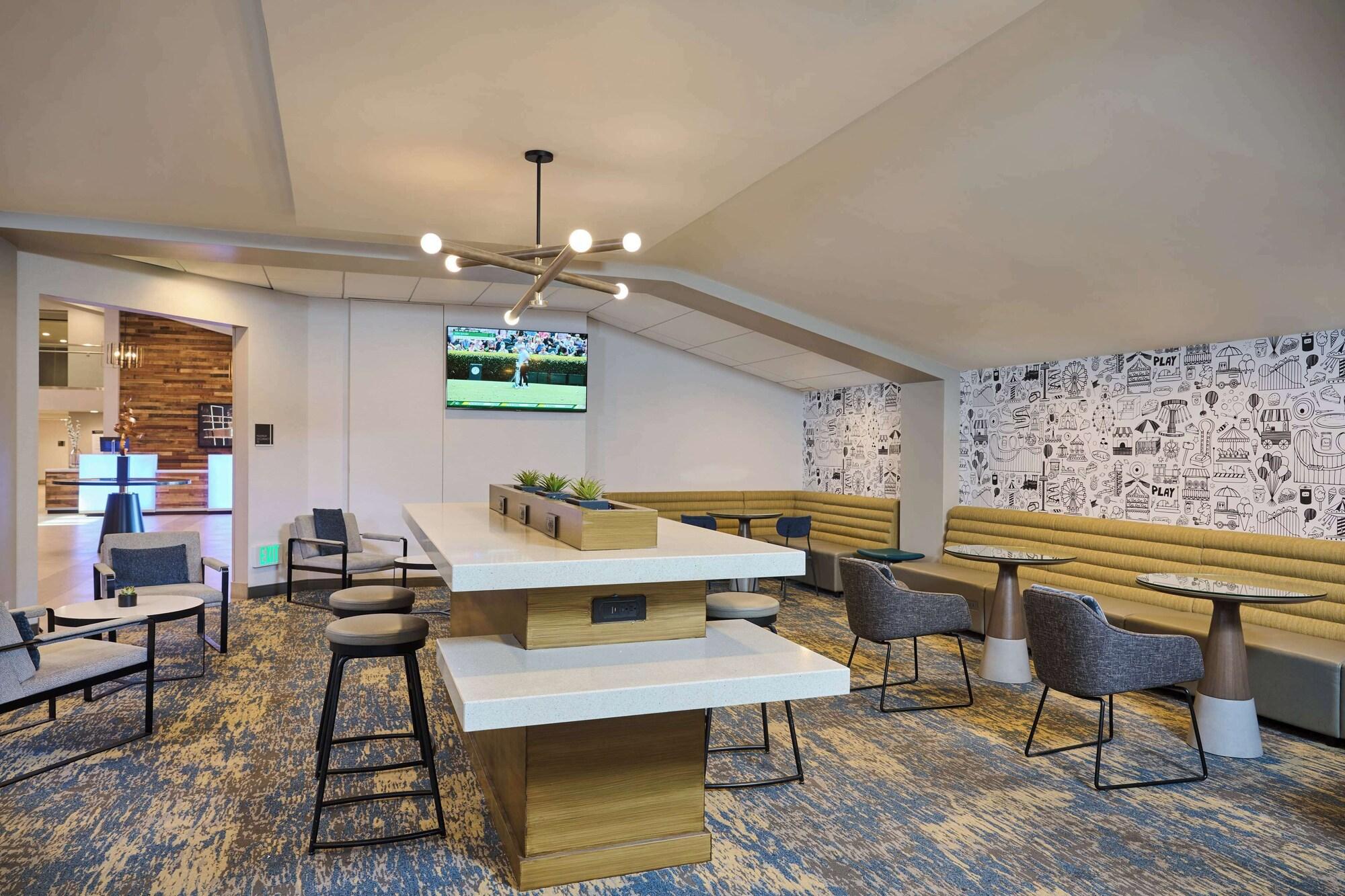 Vista Lobby DoubleTree by Hilton Buena Park