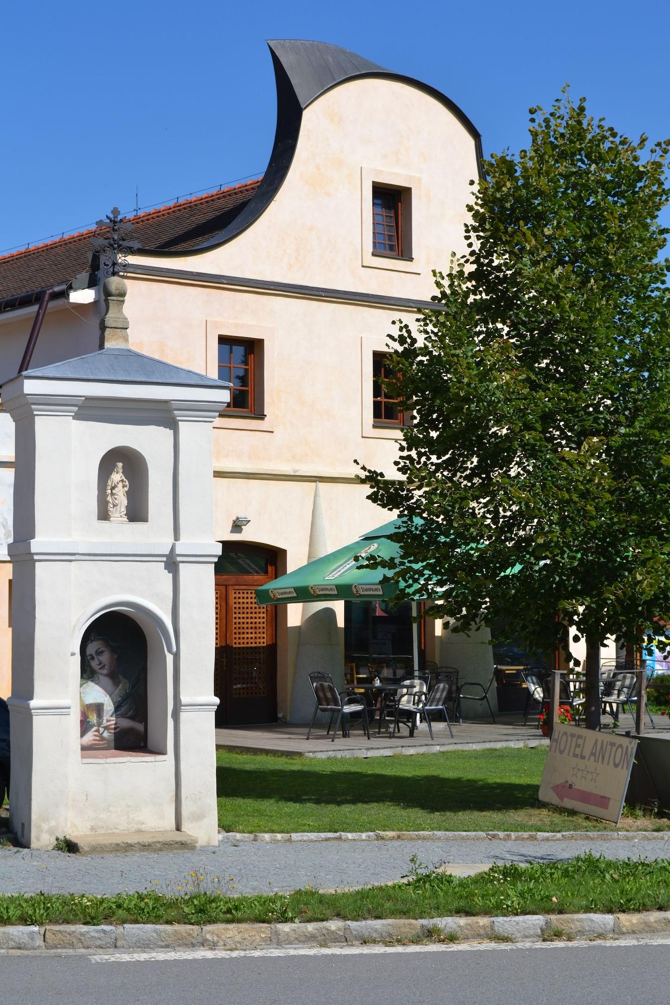 Vista Exterior Hotel Antoň