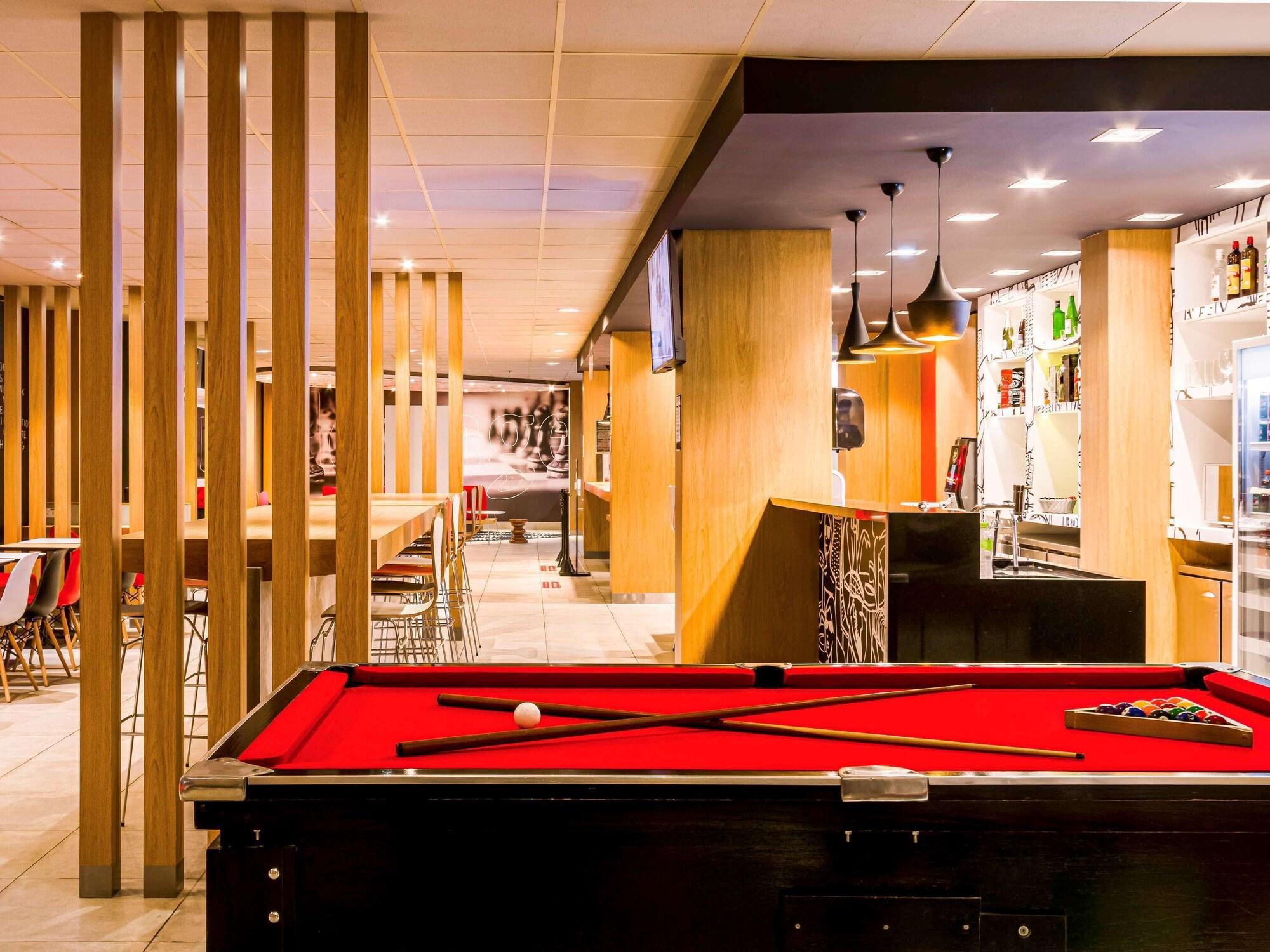Bar/Salón ibis Marilia