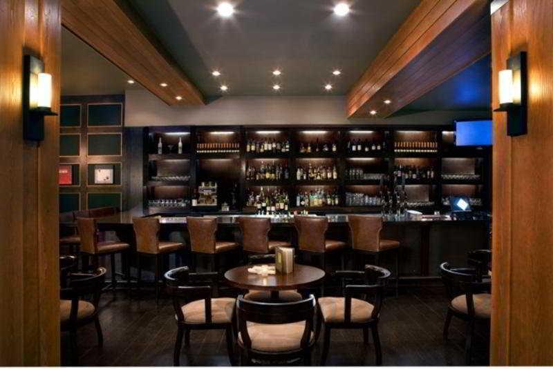 Bar/Salón Nita Lake Lodge