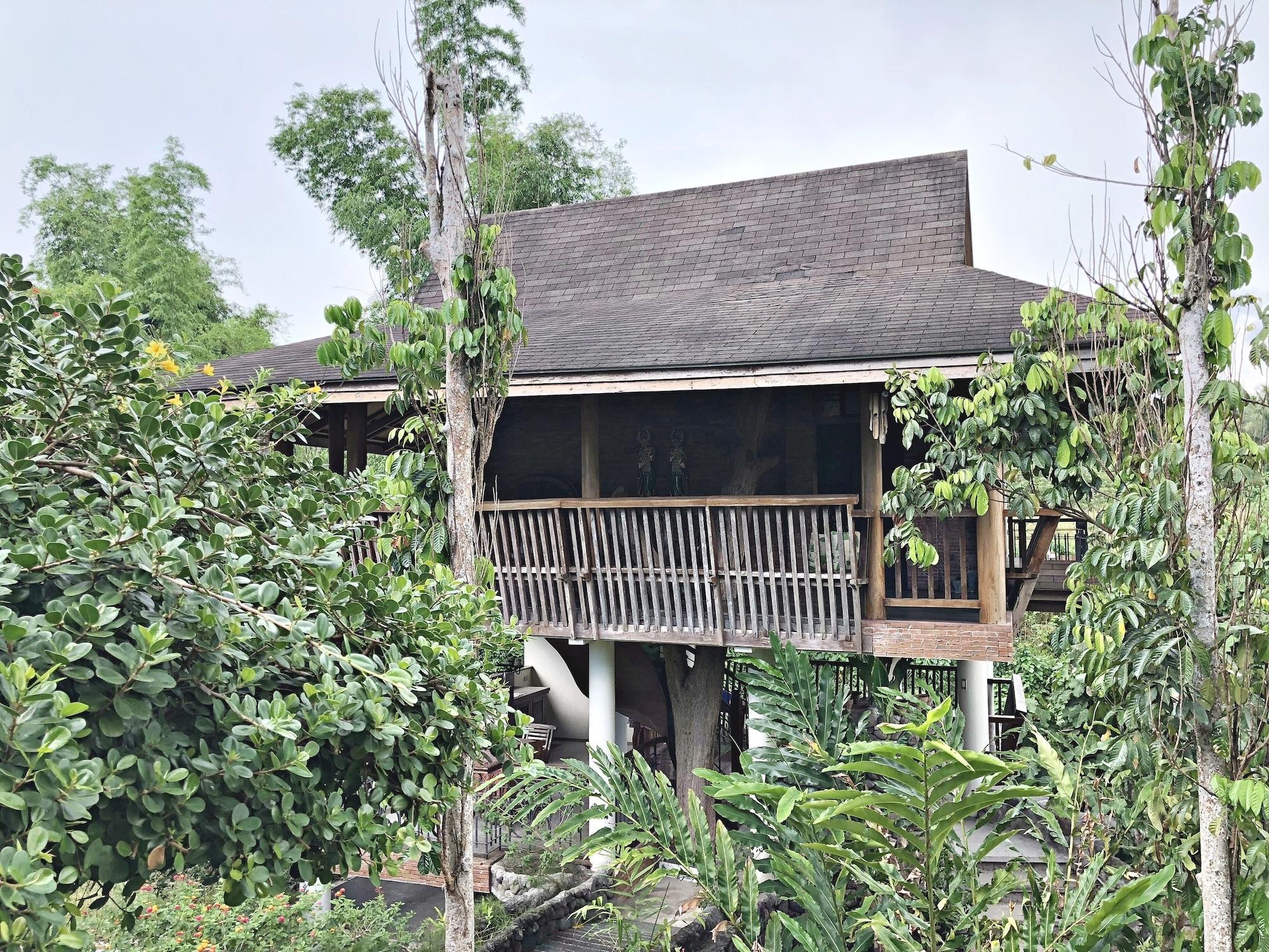 Vista Exterior Tree House at Sitio de Amor Leisure Farm
