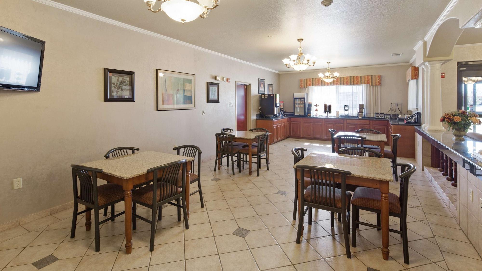 Restaurant SureStay Plus Hotel by Best Western Quanah