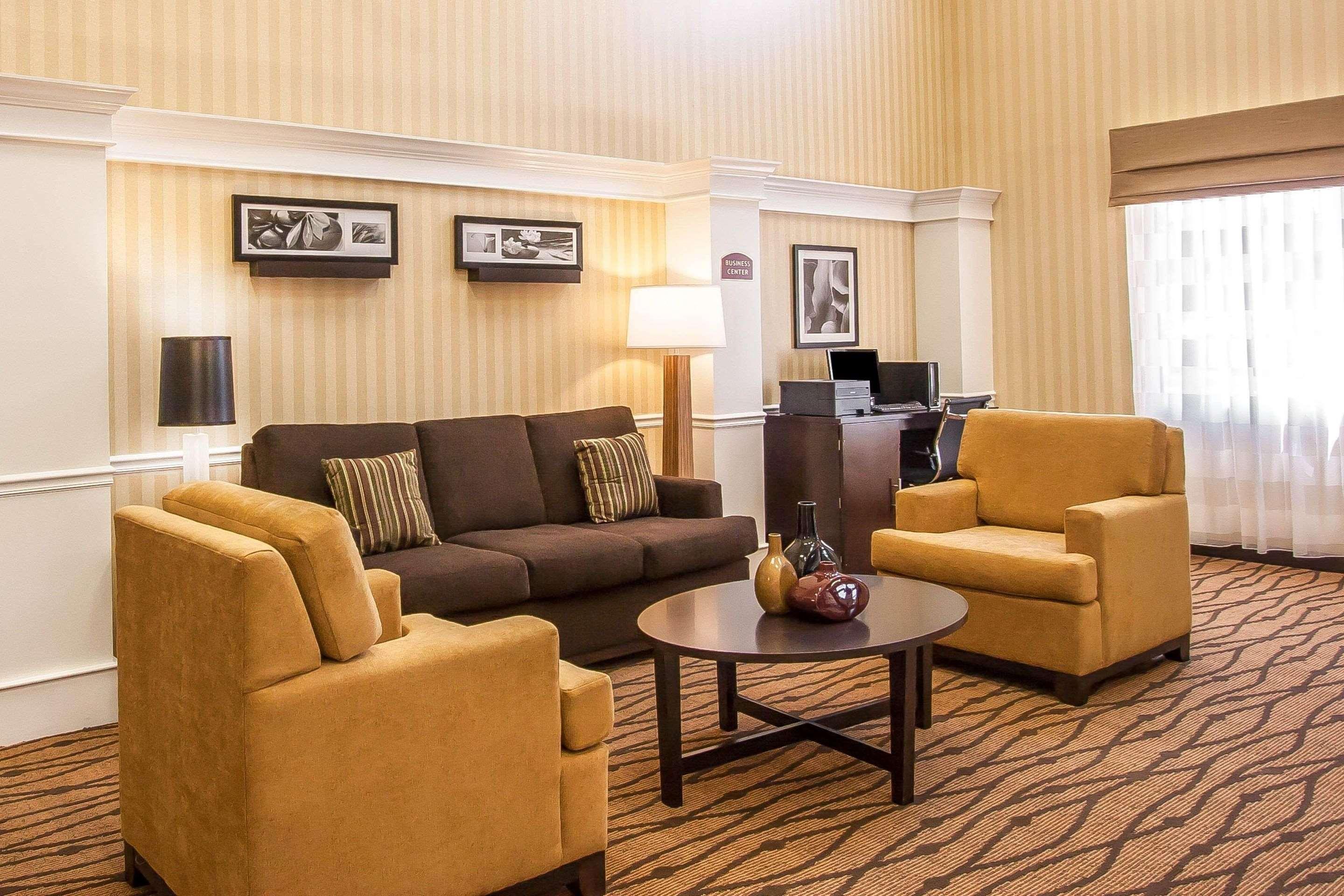Vista Lobby SureStay by Best Western Pearl Jackson Airport