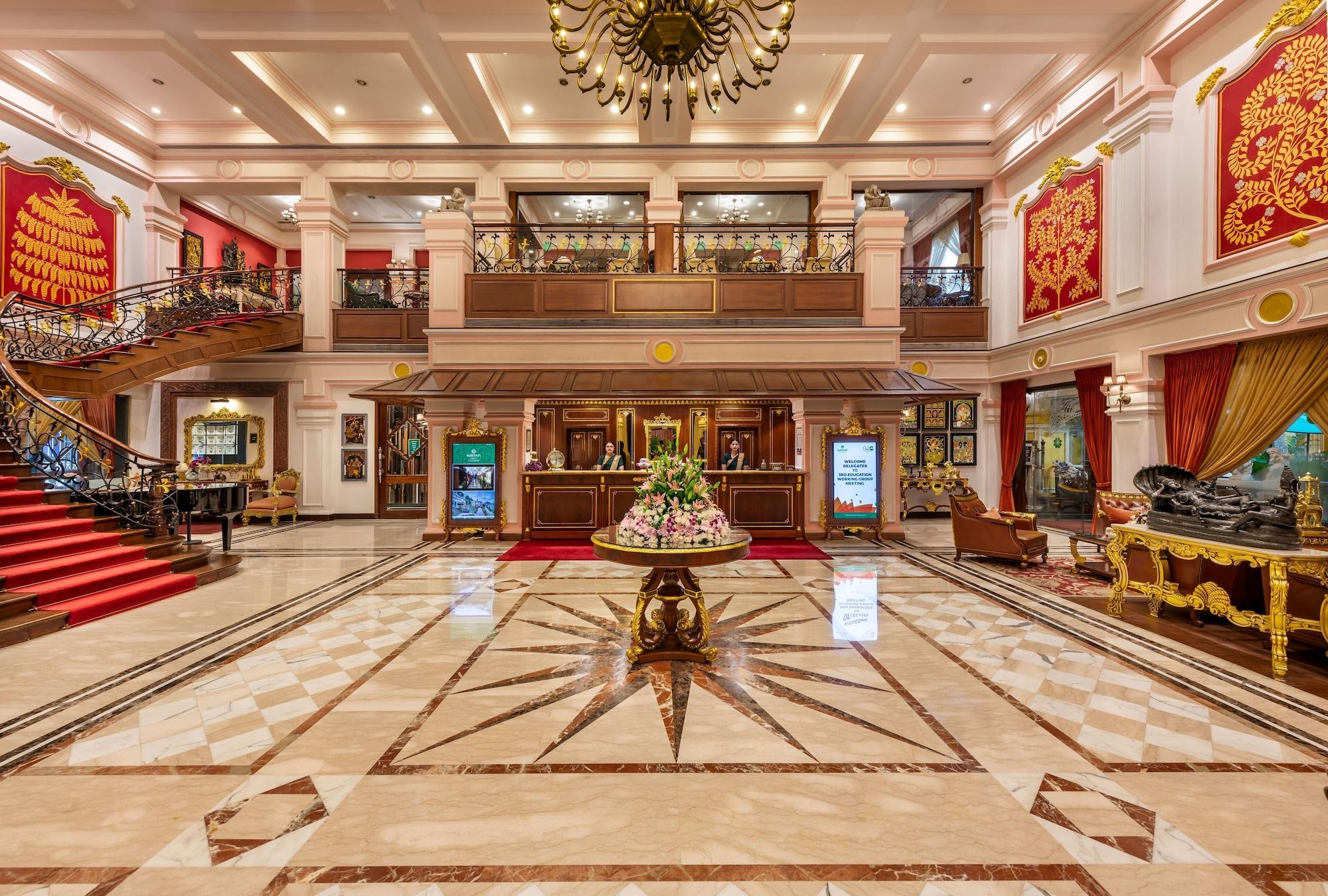 Vista Lobby Mayfair Lagoon