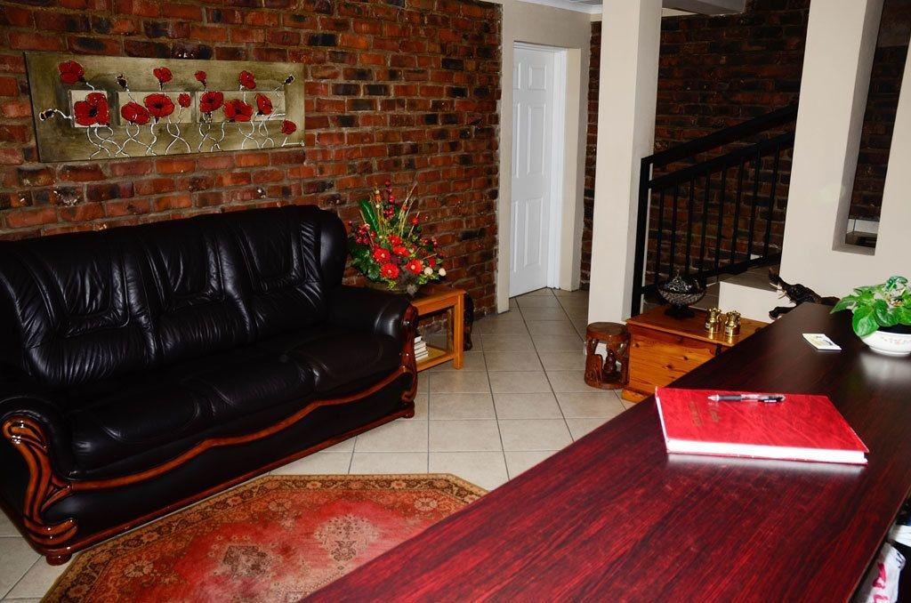 Vista Lobby Tsessebe Guesthouse