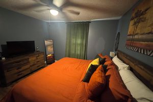 Alquiler Vacacional - Modern short-term rental offers a quiet, clean space. 2 miles from the Casino