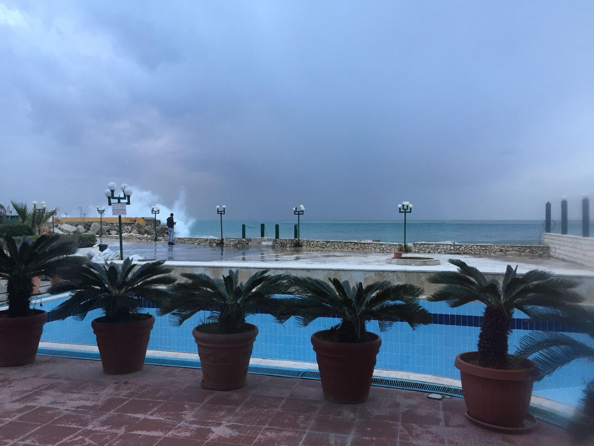 Playa Holiday Suites Hotel And Beach