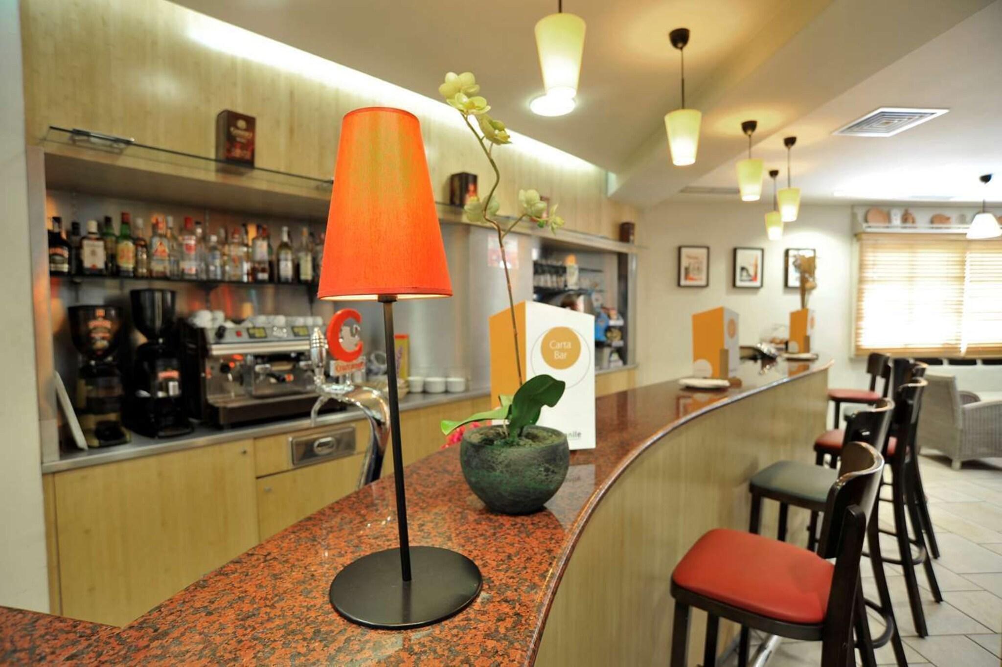 Bar/Salón Travelodge Murcia