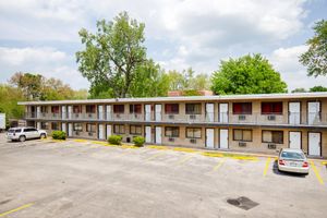 Alojamiento - Best Motel By OYO Chicago I-90