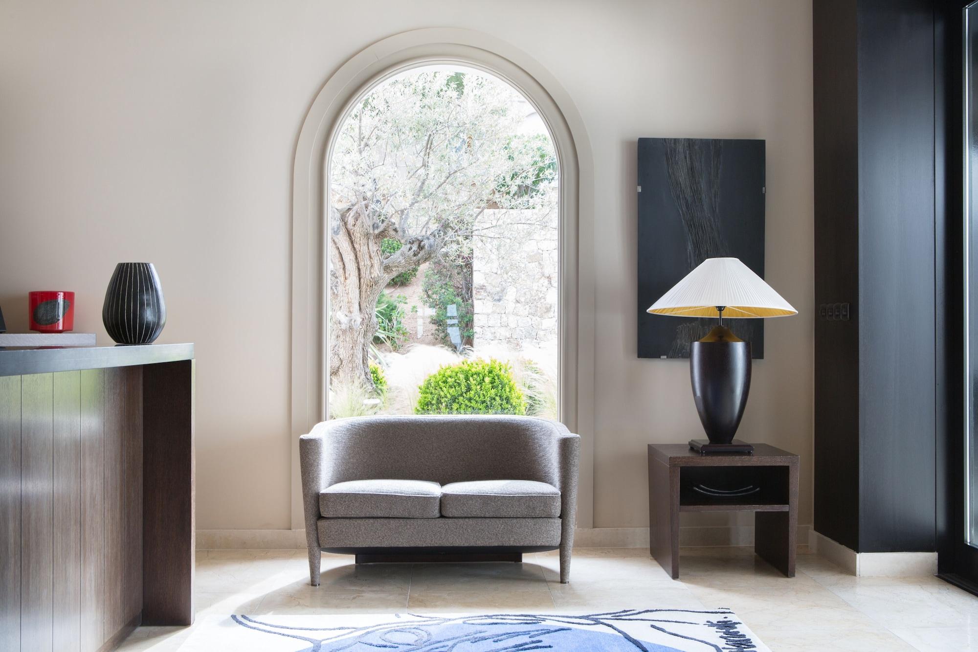 Vista Lobby La Villa Calvi