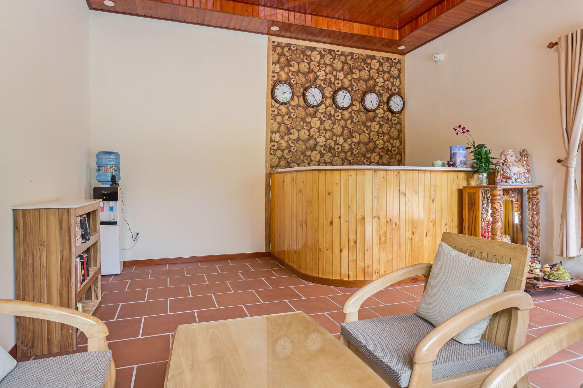 Vista Lobby Gold Coast Phu Quoc Resort