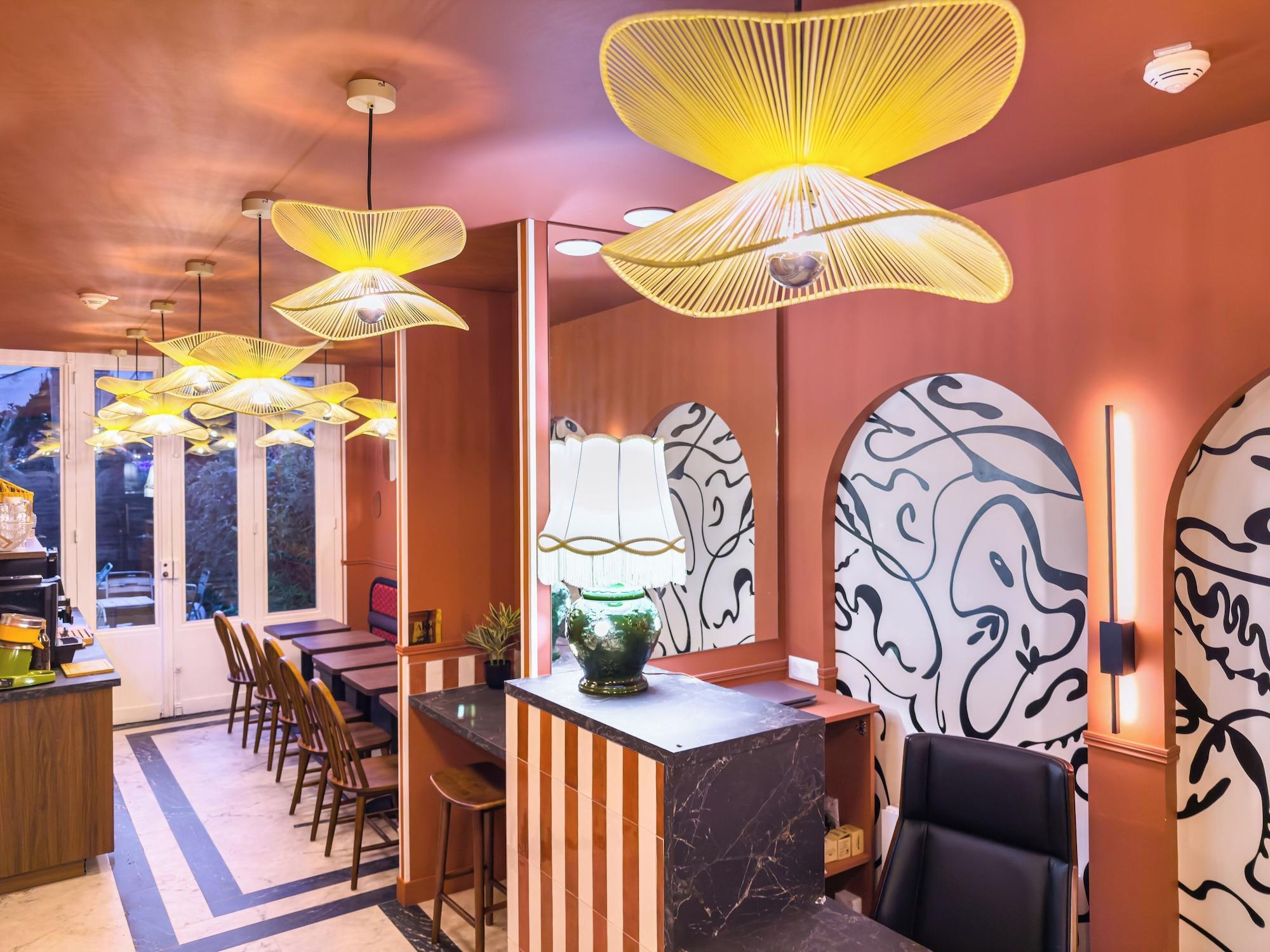 Vista do lobby ARK Hôtel Paris Boulogne