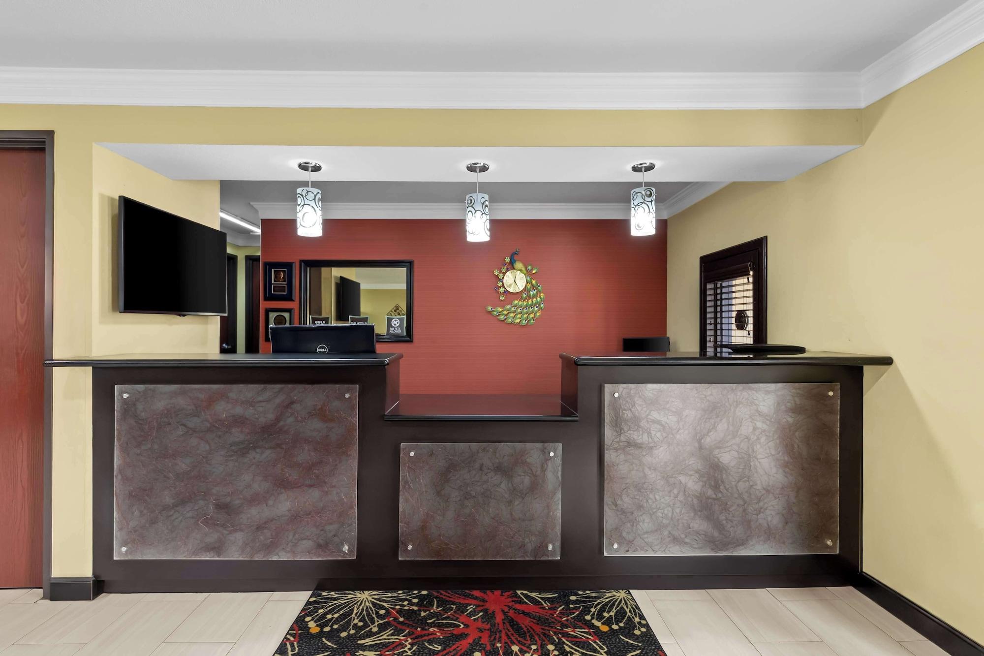 Vista Lobby Best Western Kenosha Inn