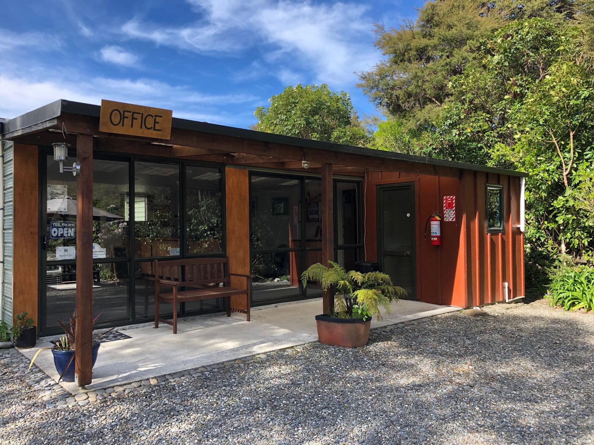 Vista Lobby Kanuka Ridge Lodge and Backpackers