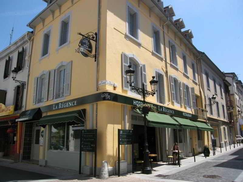 Vista Exterior Hotel Restaurant La Regence