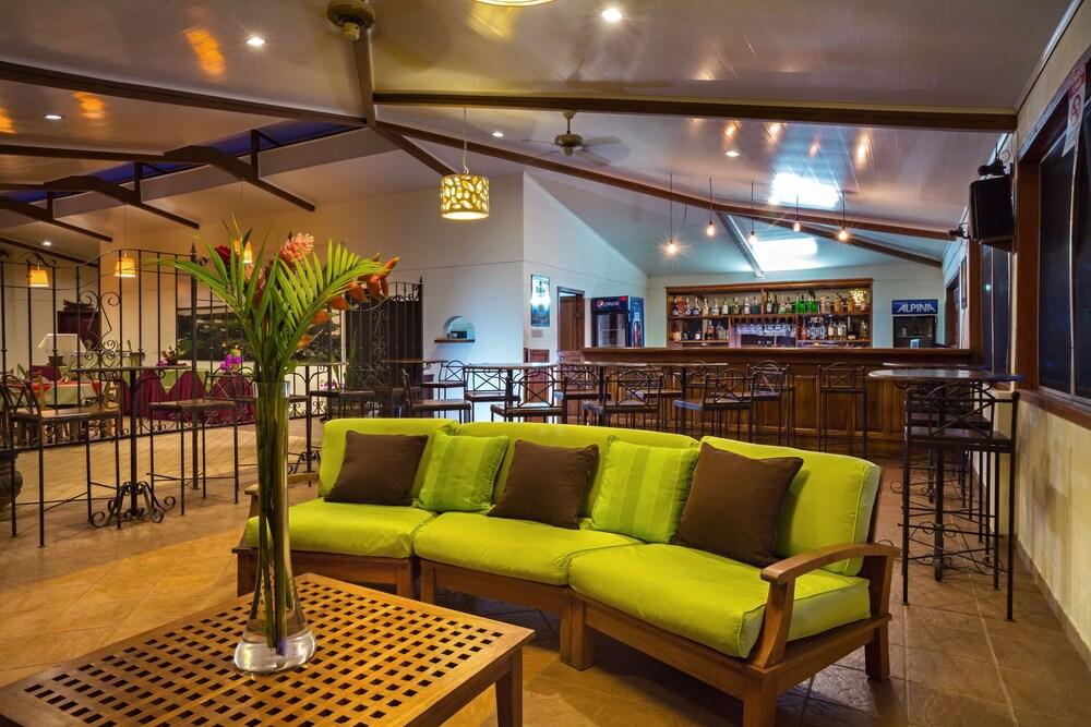 Bar/Salón Natural Lodge Caño Negro