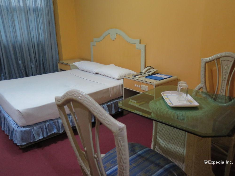 Varios Cebu Northwinds Hotel