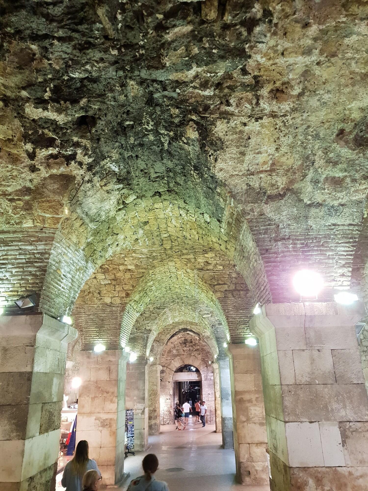 Vista Exterior Pylon Rooms