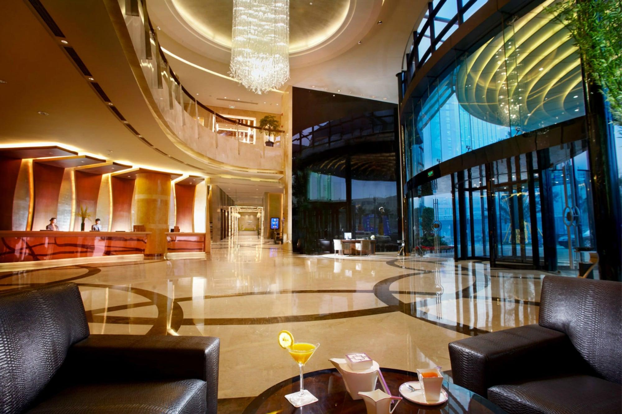 Vista Lobby Renaissance Chengdu Hotel