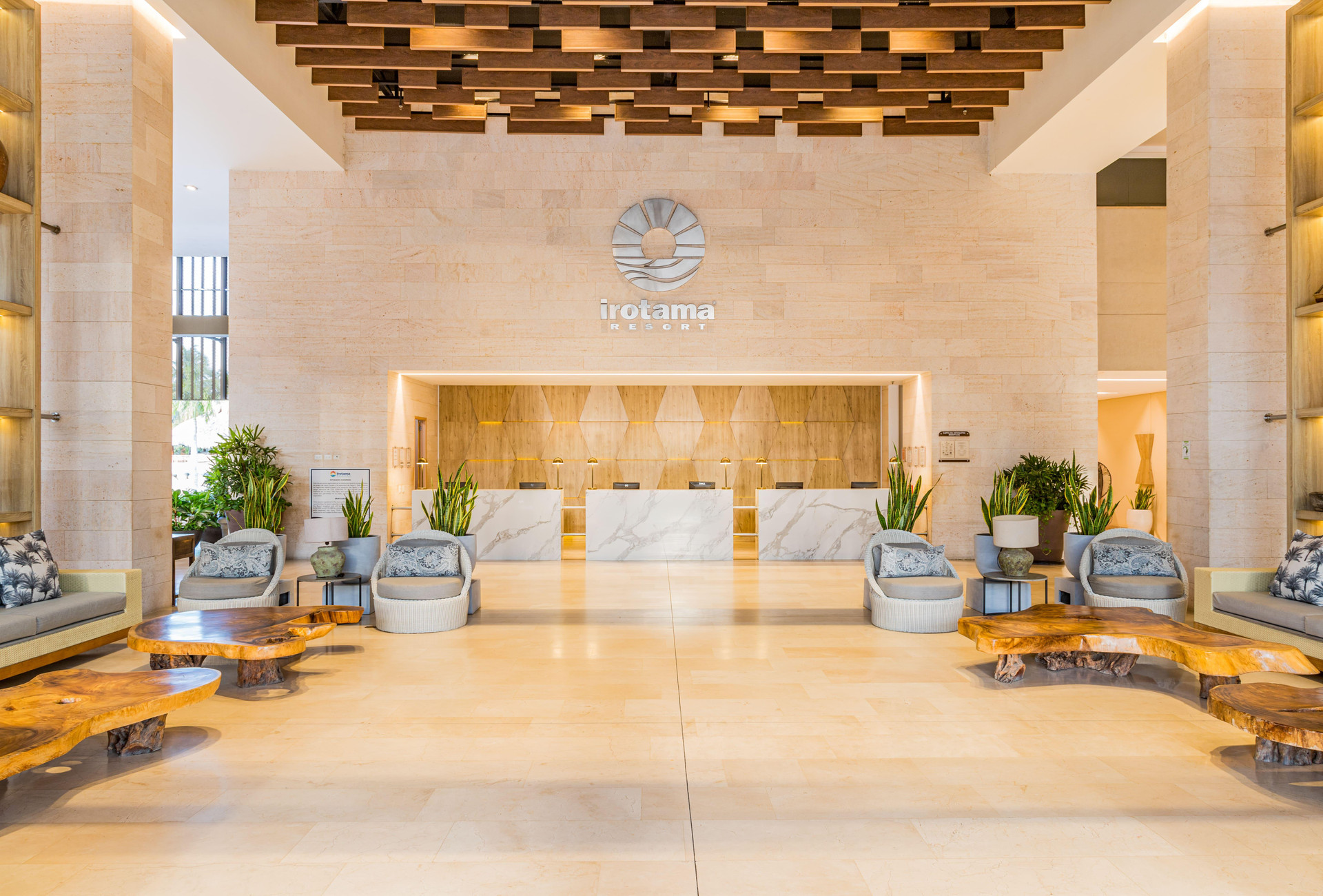 Vista Lobby Irotama Lago