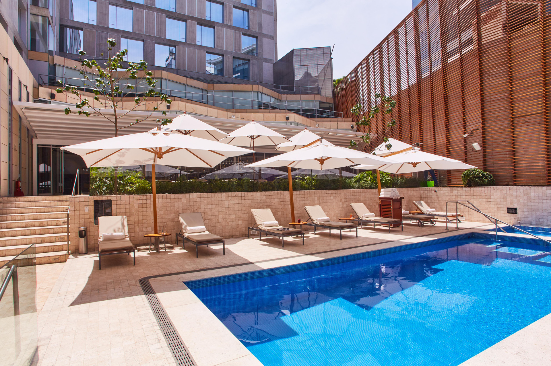 Vista Piscina Hotel Pullman Lima San Isidro