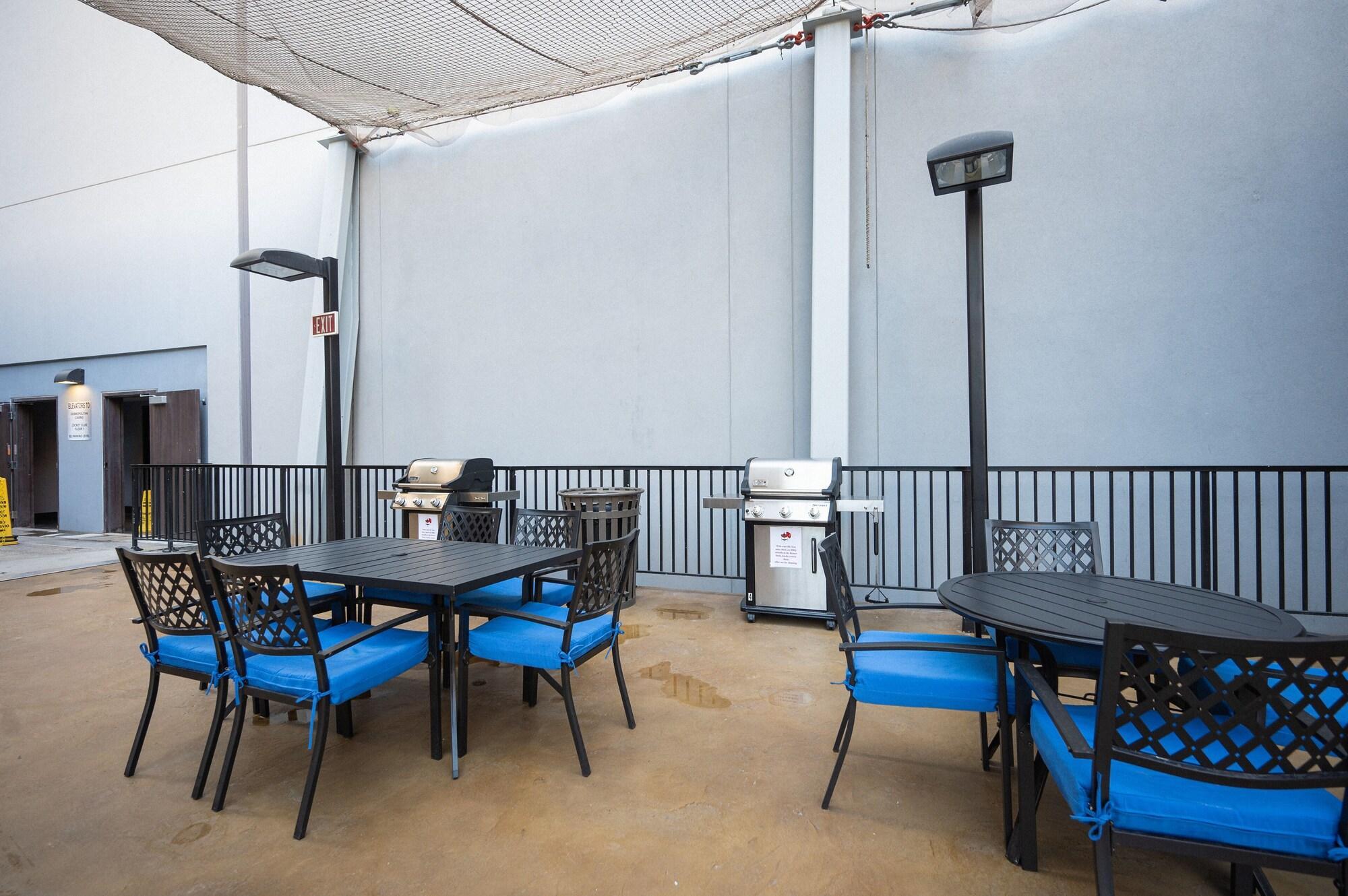 Bar/Salón Stay Together Suites 2bd2b Apartment