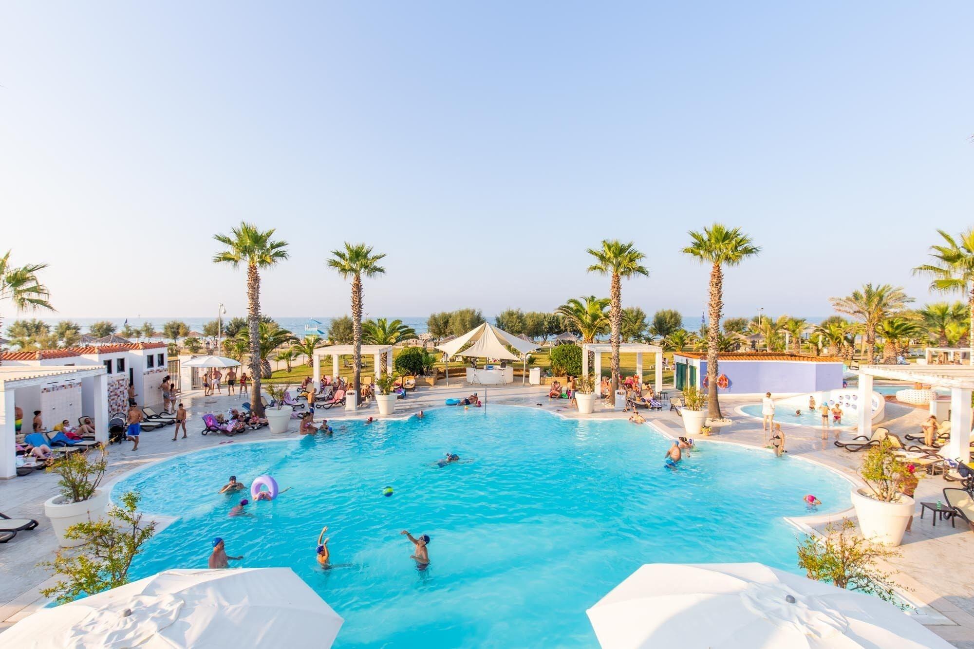 Vista Piscina Centro Vacanze Poker