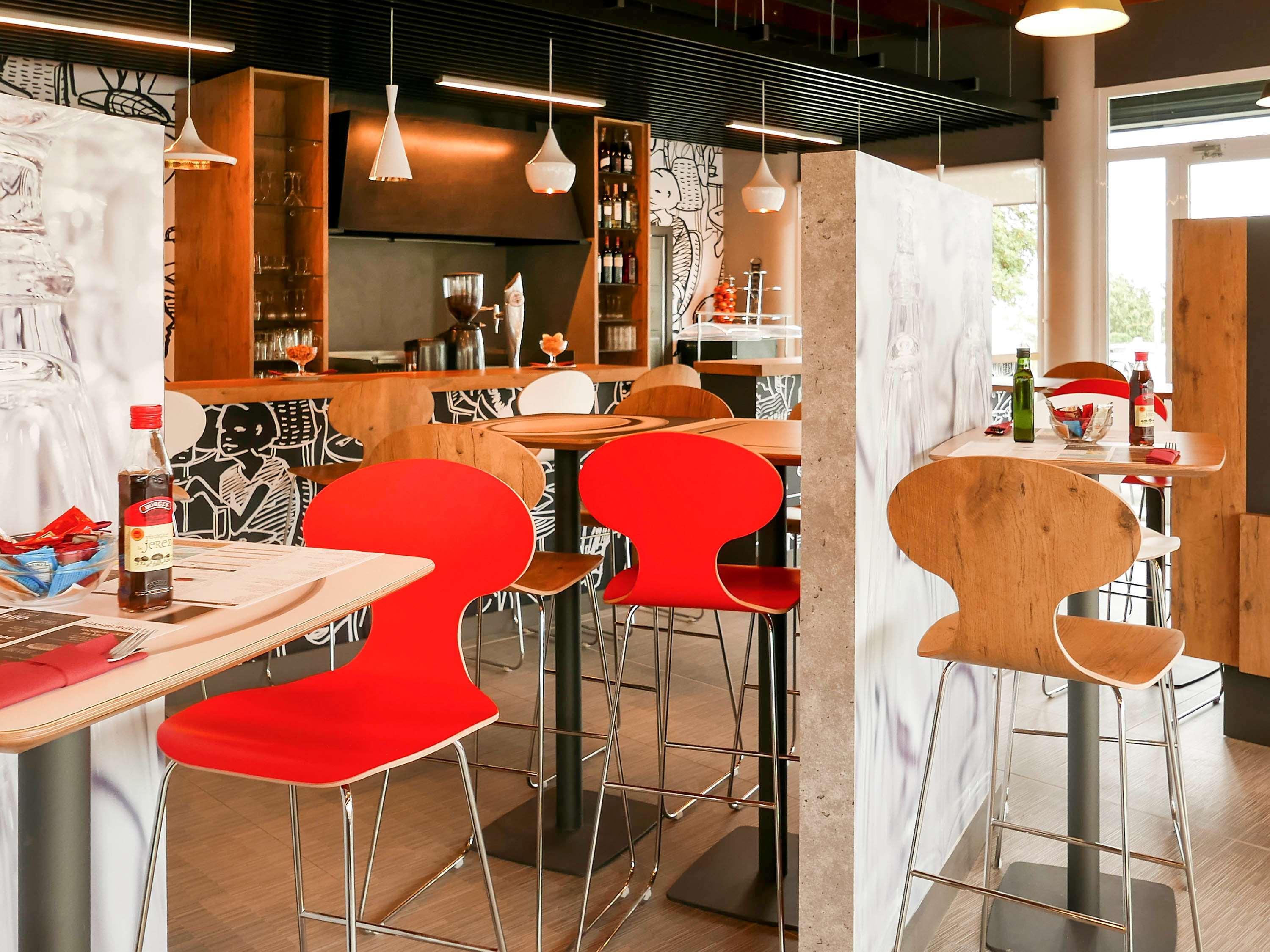 Bar/Salón Ibis Hotel Alicante