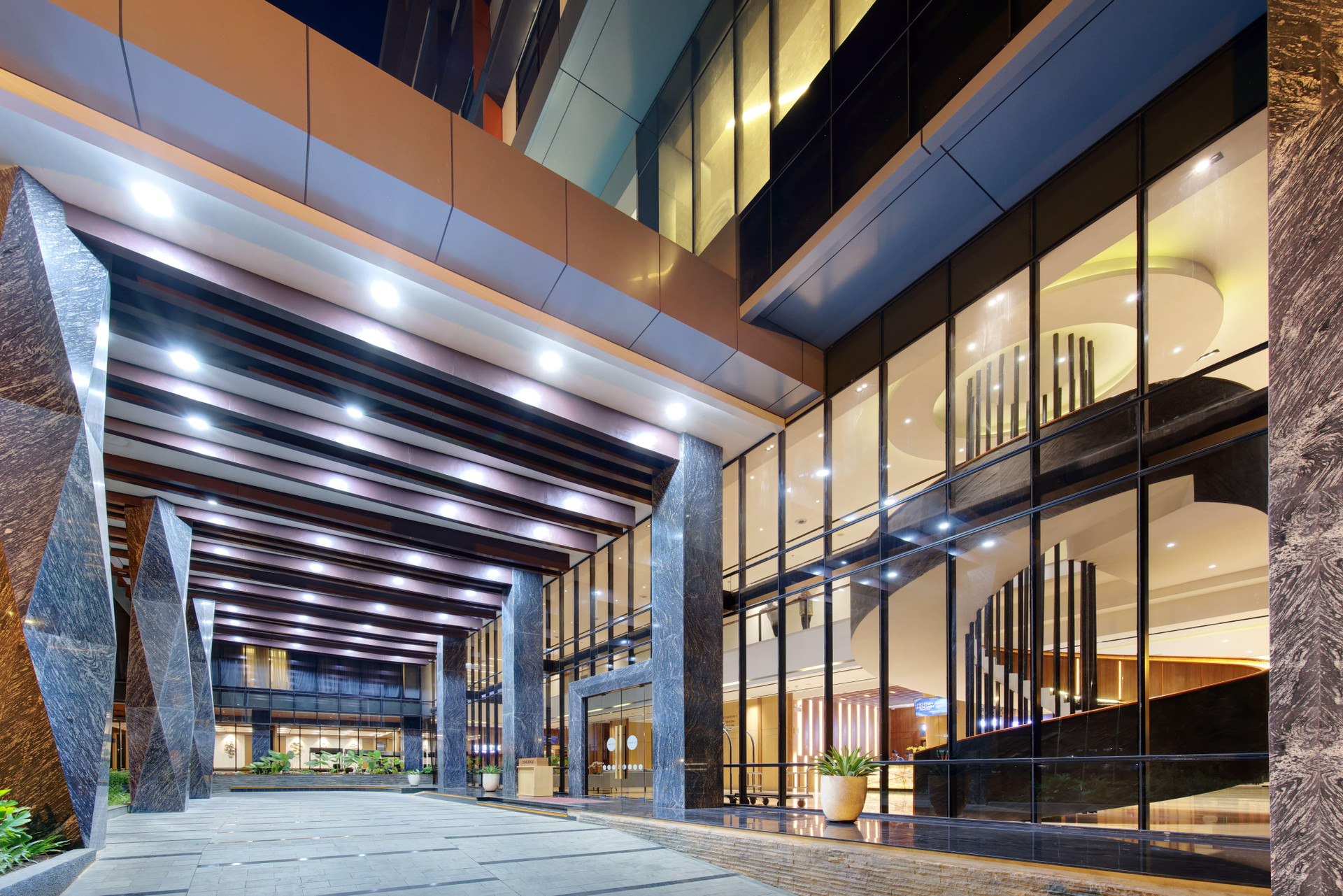 Vista Exterior Harper Kupang